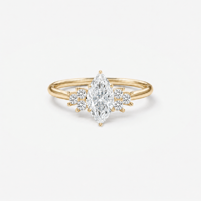 CINDERELLA Marquise Cut Diamant-Verlobungsring in 18k Gelbgold – Vorderansicht mit sechs Seitendiamanten