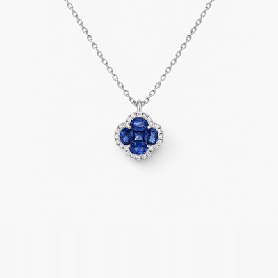 GISELLE LEGACY OF ELEGANCE Anhänger Halskette Grande – blaue Saphire in 18k Weissgold, Halskette mit Kleeblatt-Motiv, ohne zusätzliche Kettendiamanten